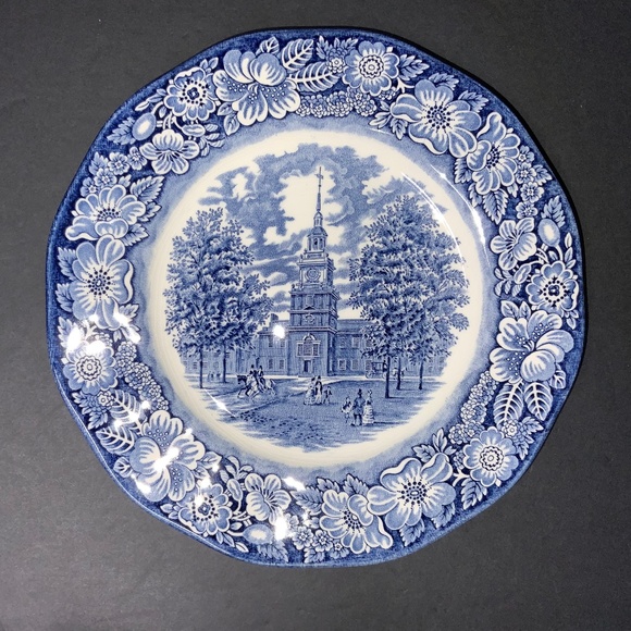 Set of 4 Liberty Blue Staffordshire Independence Hall 9 7/8 Dinner Plates - EUC! - Picture 1 of 5